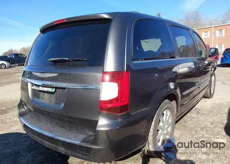 2016 Chrysler Town & Country Touring z USA, uszkodzony, nr VIN 2C4RC1BG5GR29898